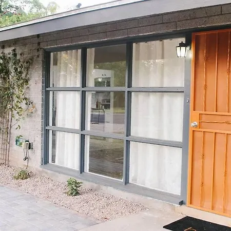 Remodeled Modern Ground Level Apt Blocks To Dwntn - B